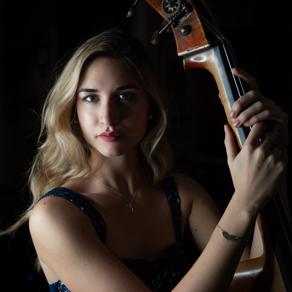 Alessandra Avico holding a double bass