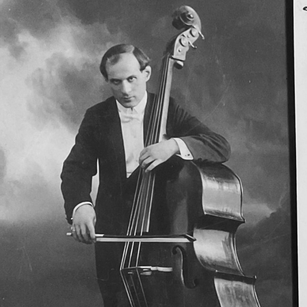 Gallignani Composer in black and white