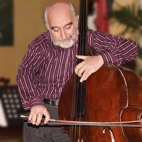 Michele Cellaro playing a double bass