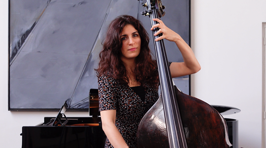 Warming up — Double Bass Lesson with Lorraine Campet